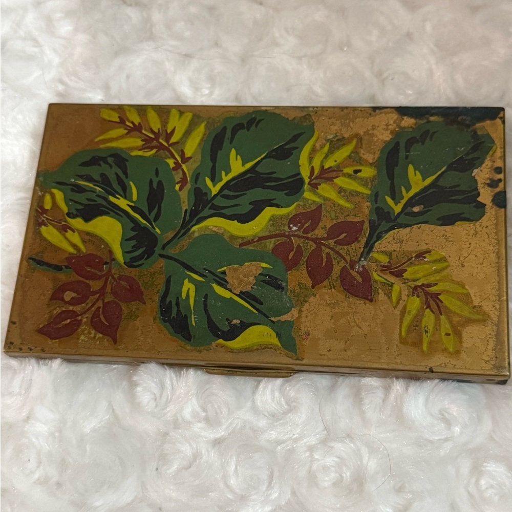 Vintage Manhattan British Made Case- hand painted mid-century Metal Case